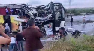 Mersin'de katliam gibi kaza: 10 kişi öldü, 30 kişi yaralandı - Videolu Haber