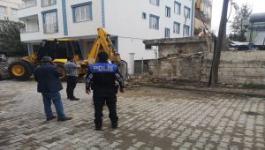 Metruk binaların yıkımı başladı