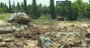 Mezarlığın içler açısı haline diriler tepki gösterdi - Videolu Haber