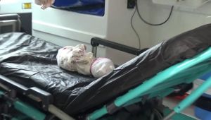 Mezarlıkta, toprağa gömülü bebek bulundu - Videolu Haber