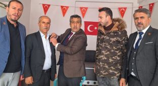 MHP’li isim Yeniden Refah Partisi’ne katıldı