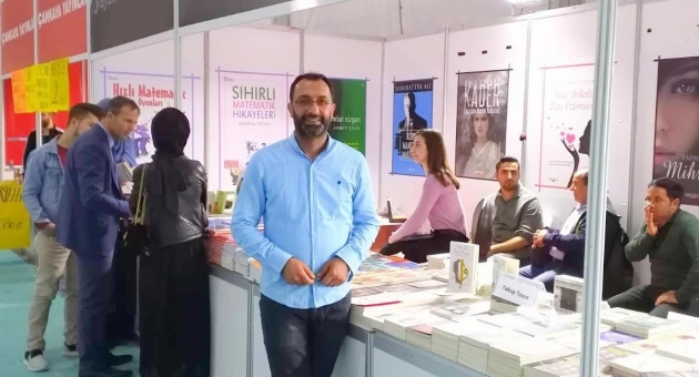 Millet Kıraathanesi'nin Projecisi, Kitapseverlerle Buluştu