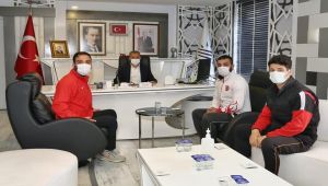 Milli Güreşçilerden Başkan Kılınç'a ziyaret