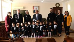 Minik Kardelenler’den Vali Aykut Pekmez’e Ziyaret