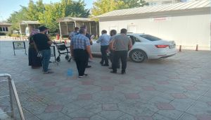 Motorlu testere ile parmağını kesti