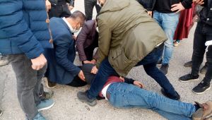 Motosiklet yayalara çarptı: 4 yaralı - Videolu Haber