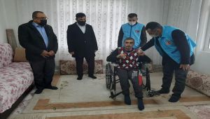 Müftülükten engellilere tekerlekli sandalye desteği