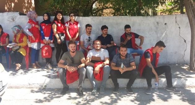 Muhtarlar Derneği Başkanı İlik'ten Gençlik Merkezine Destek