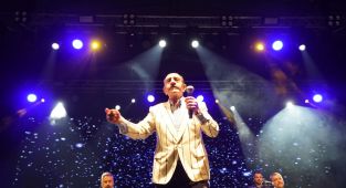 Mustafa Keser’den Ağustos Fuarı’nda büyüleyici performans