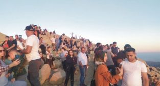 Nemrut Dağı bayramda yerli turistleri ağırladı