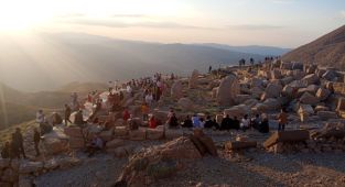 Nemrut Dağı'nda Kurban Bayramı yoğunluğu