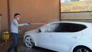 Normalleşme sürecinde oto yıkamacıların işleri açıldı - Videolu Haber