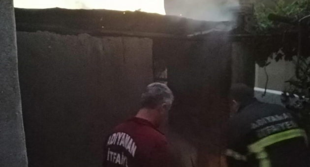 Odunlukta Çıkan Yangın Paniğe Neden Oldu