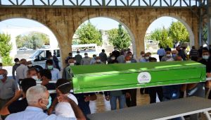 Öğrenci servisinin altında kalan çocuk son yolculuğuna uğurlandı - Videolu Haber