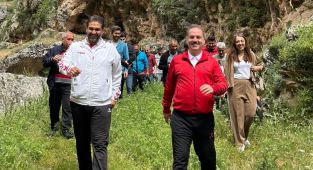 Öğrenciler ve öğretmenler Zey kanyonunda doğa yürüyüşü yaptı - Videolu Haber