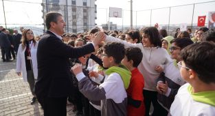 Öğrencilerden Başkan Tutdere’ye duygulandıran karşılama - Videolu Haber