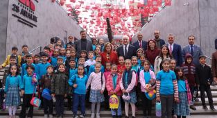 Öğrencilere bisiklet hediye edildi