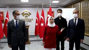 Okuduğu İstiklal Marşı ile duygusal anlar yaşattı - Videolu Haber