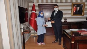 Ortaokullu öğrenci yazdığı ilk hikaye kitabını tanıttı