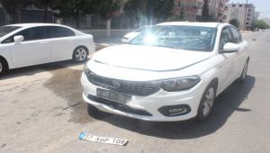 Otomobil ile çarpışan motosiklet sürücüsü ağır yaralandı