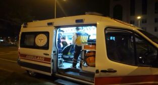 Otomobil ile hafif ticari araç çarpıştı: 2 yaralı - Videolu Haber