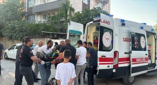Otomobil ile motosiklet çarpıştı: 1’i ağır, 2 yaralı