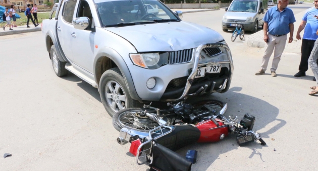 Otomobil İle Motosiklet Çarpıştı: 1 Yaralı