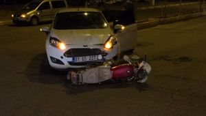 Otomobil ile motosiklet çarpıştı: 2 kişi yaralı - Videolu Haber
