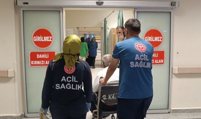 Otomobil ile Motosiklet Çarpıştı: 2 Yaralı - Videolu Haber