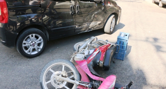 Otomobil ile Motosiklet Çarpıştı :2 Yaralı