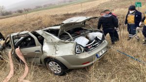 Otomobil sulama kanalına devrildi: 1'i çocuk 4 kişi öldü