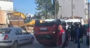 Otomobil takla attı: 2 yaralı - Videolu Haber