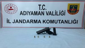Otomobilde ruhsatsız tabanca bulundu