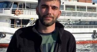 Otomobilin çarptığı genç hayatını kaybetti