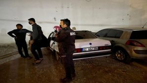 Otomobilini bırakıp kaçtı ama ceza yemekten kurtulamadı - Videolu Haber