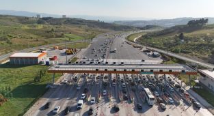 Otoyollardan 21 milyon 67 bin 377 araç geçti