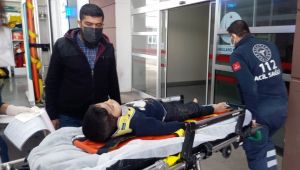 Oyun oynarken otomobilin çarptığı çocuk yaralandı