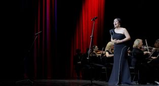 Özbek Sanatçılardan büyüleyen konser