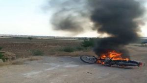 Para cezası yazılan sürücü motosikleti yaktı