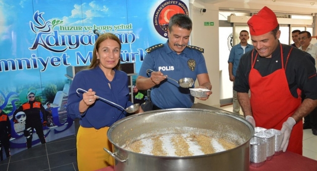 Polislerden Aşure Etkinliği