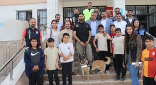 Polislerden öğrencilere narkotik bilgilendirmesi