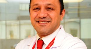 Prof. Dr. Abdullah Özkaya, uyardı: Astigmat çocuğunuzu okuldan soğutmasın