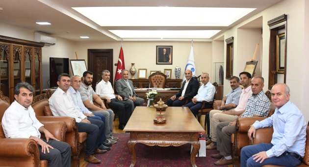 Prof. Dr. Turgut’a Eğitimcilerden Tam Destek
