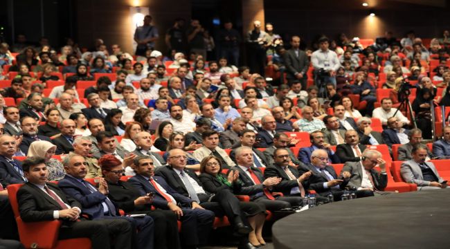 Rektör Turgut Dünya Göç ve Mülteci Kongresine Katıldı