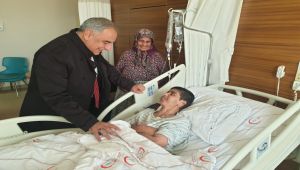 Rektör Turgut, Hastaları Ziyaret Etti