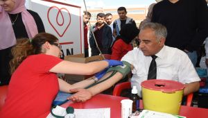 Rektör Turgut’tan Kan Bağışı Kampanyasına Destek