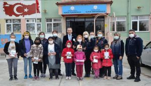 Rotary 2430 Bölge Federasyonundan dezavantajlı öğrencilere 810 tablet