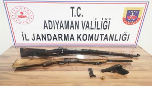 Ruhsatsız tabanca ile tüfeğe 2 gözaltı