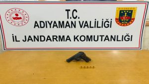 Ruhsatsız tabancayla yakalandı gözaltına alındı