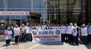 Sağlık çalışanlarından şehitler için Kuran-ı Kerim Tilaveti - Videolu Haber